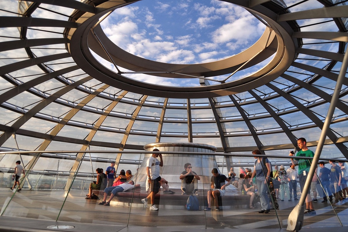 Sommet intérieur de la coupole du Palais du Reichstag, Berlin Tiergarten