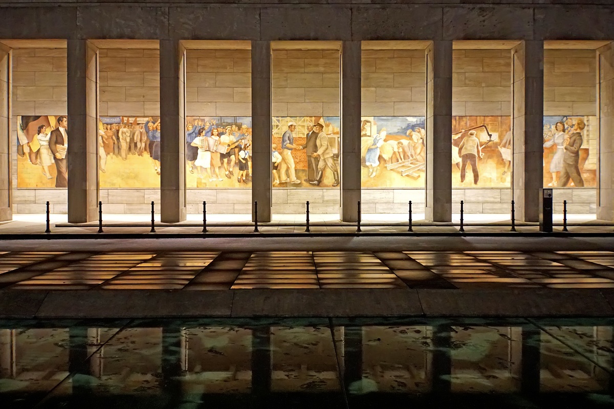 Contraste au Mémorial du 17 juin 1953, Berlin Mitte
