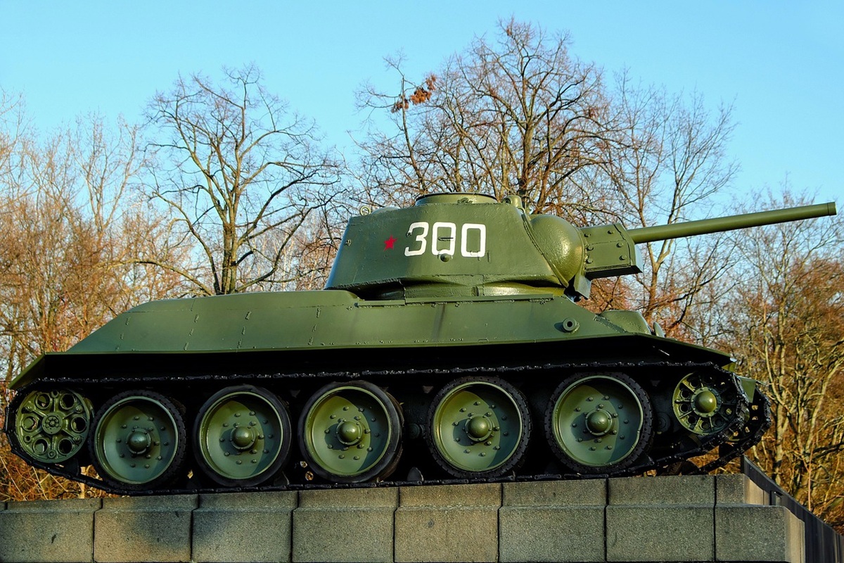 Char T34 au Mémorial soviétique du Tiergarten, Berlin