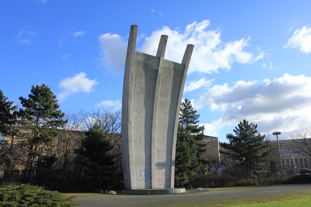 Mémorial du Pont aérien, Berlin Tempelhof