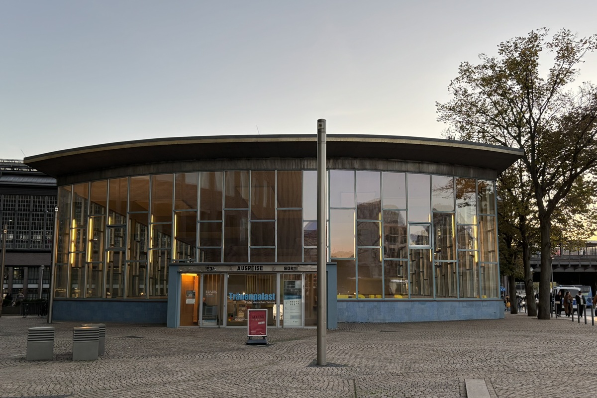 Palais des Larmes, Tränenpalast, Berlin Mitte
