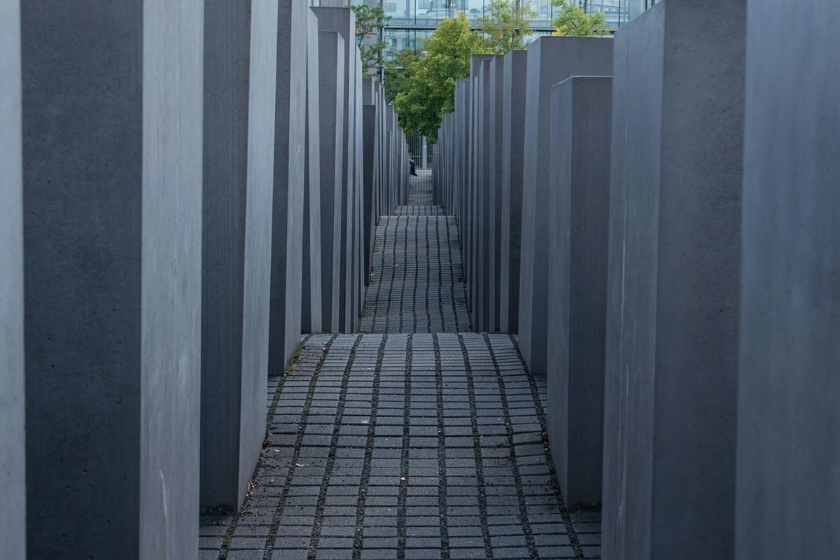 Sol ondulé au Mémorial aux Juifs assassinés d'Europe, Berlin Mitte